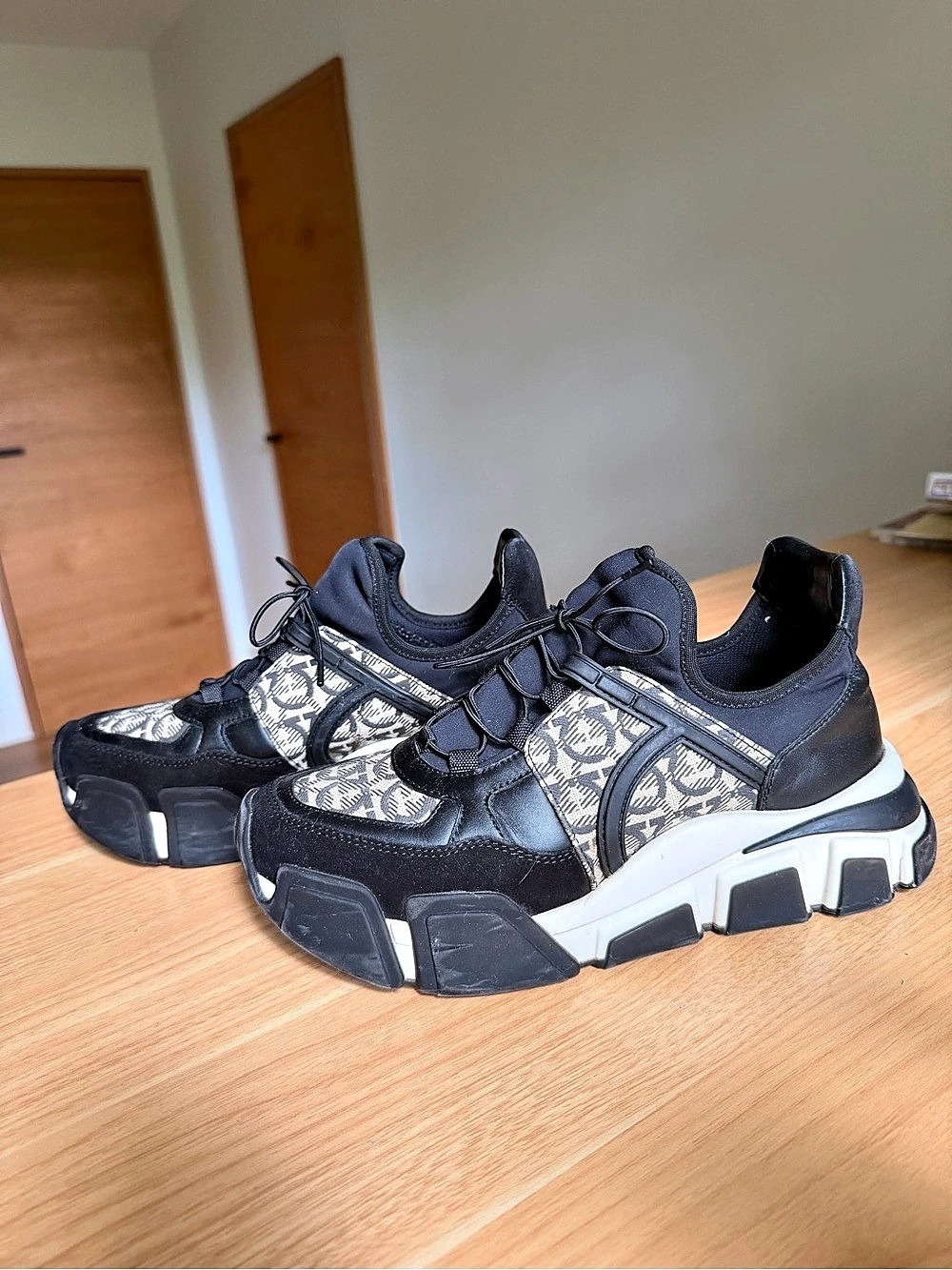 Salvatore Ferragamo Black & White Sneakers US 7